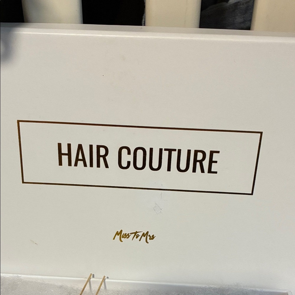 Hair Couture - Elegant White Hair Accessory